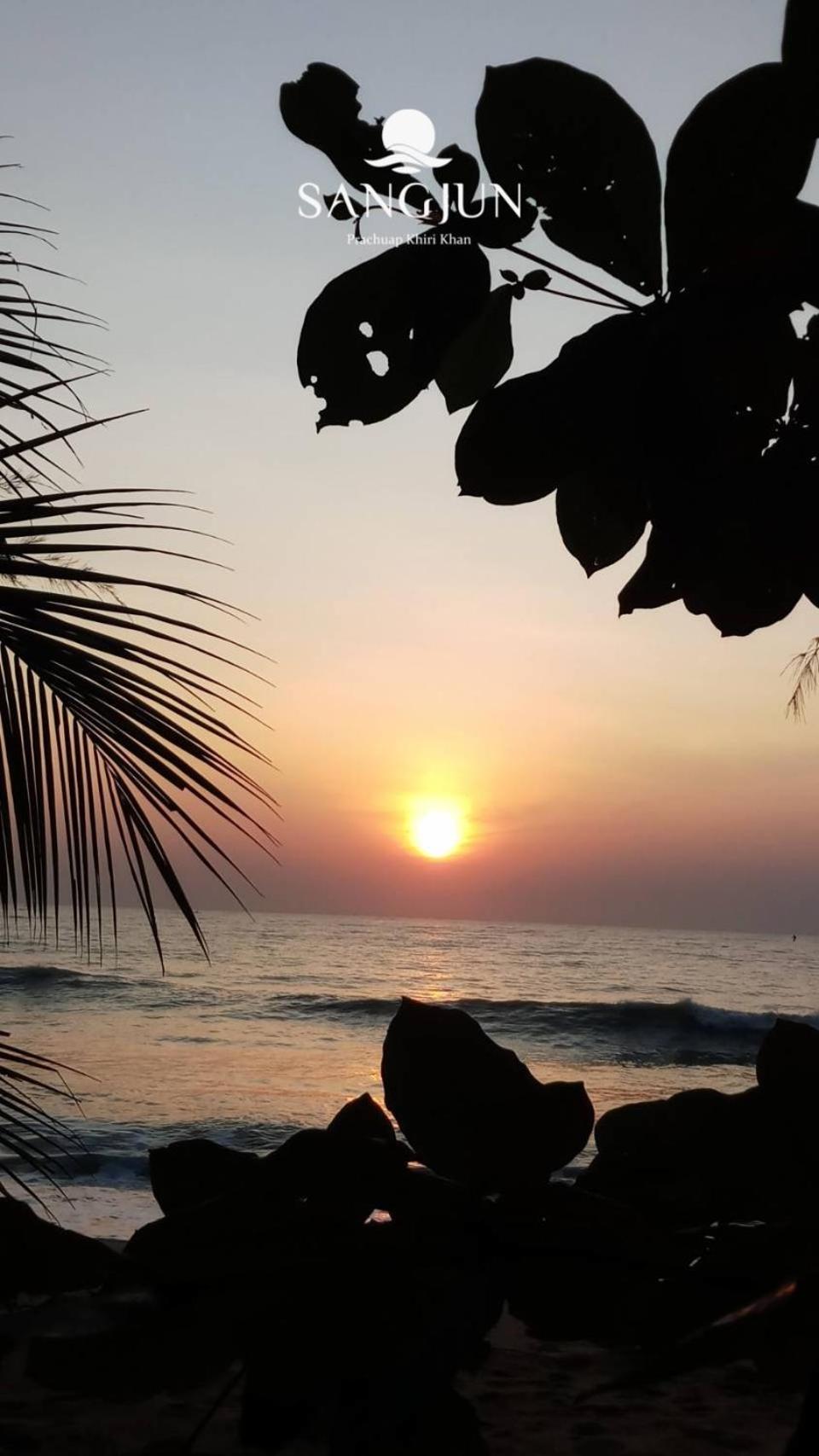 Sangjun On Beach Resort Bang Saphan Eksteriør billede
