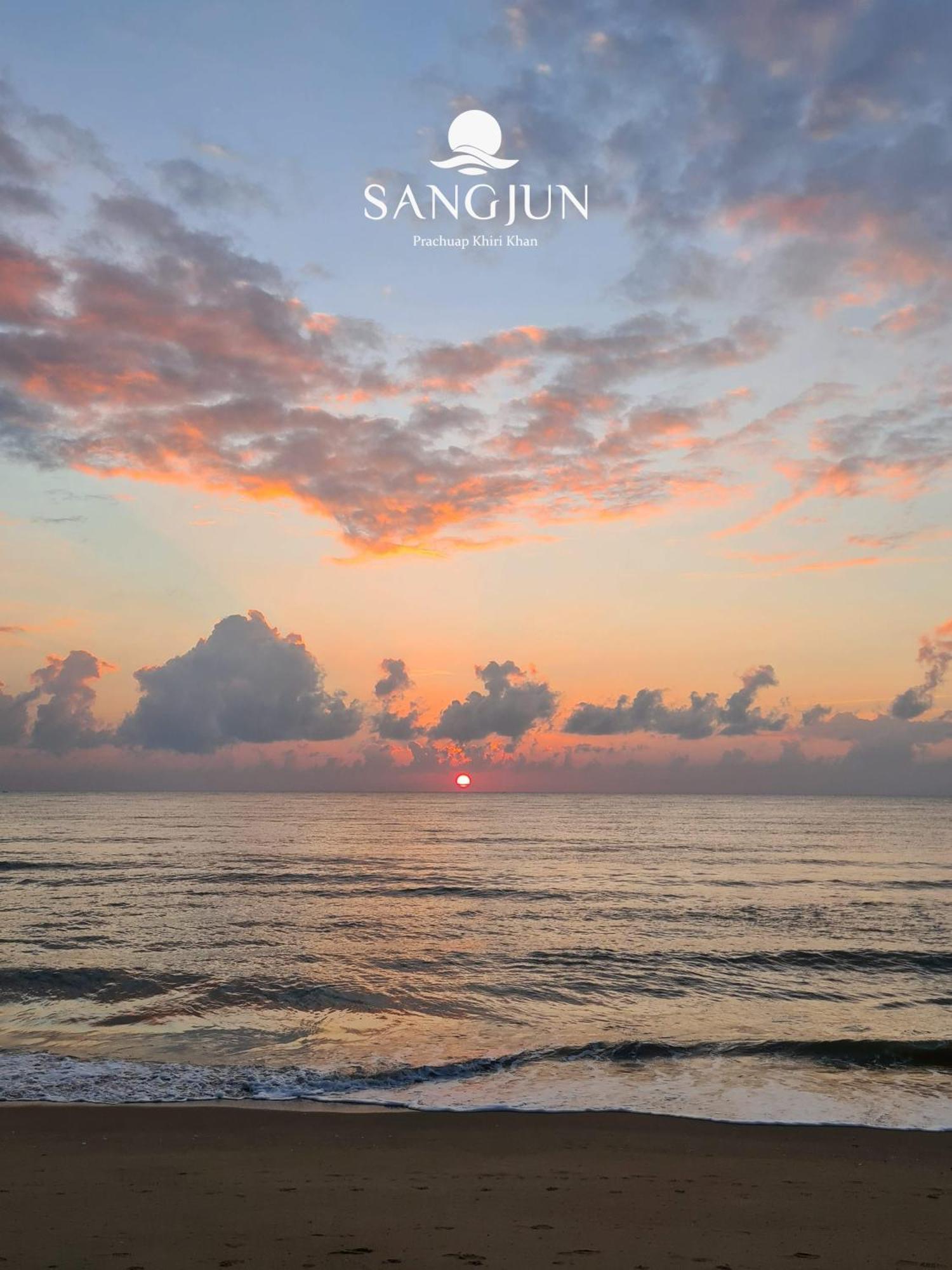 Sangjun On Beach Resort Bang Saphan Eksteriør billede