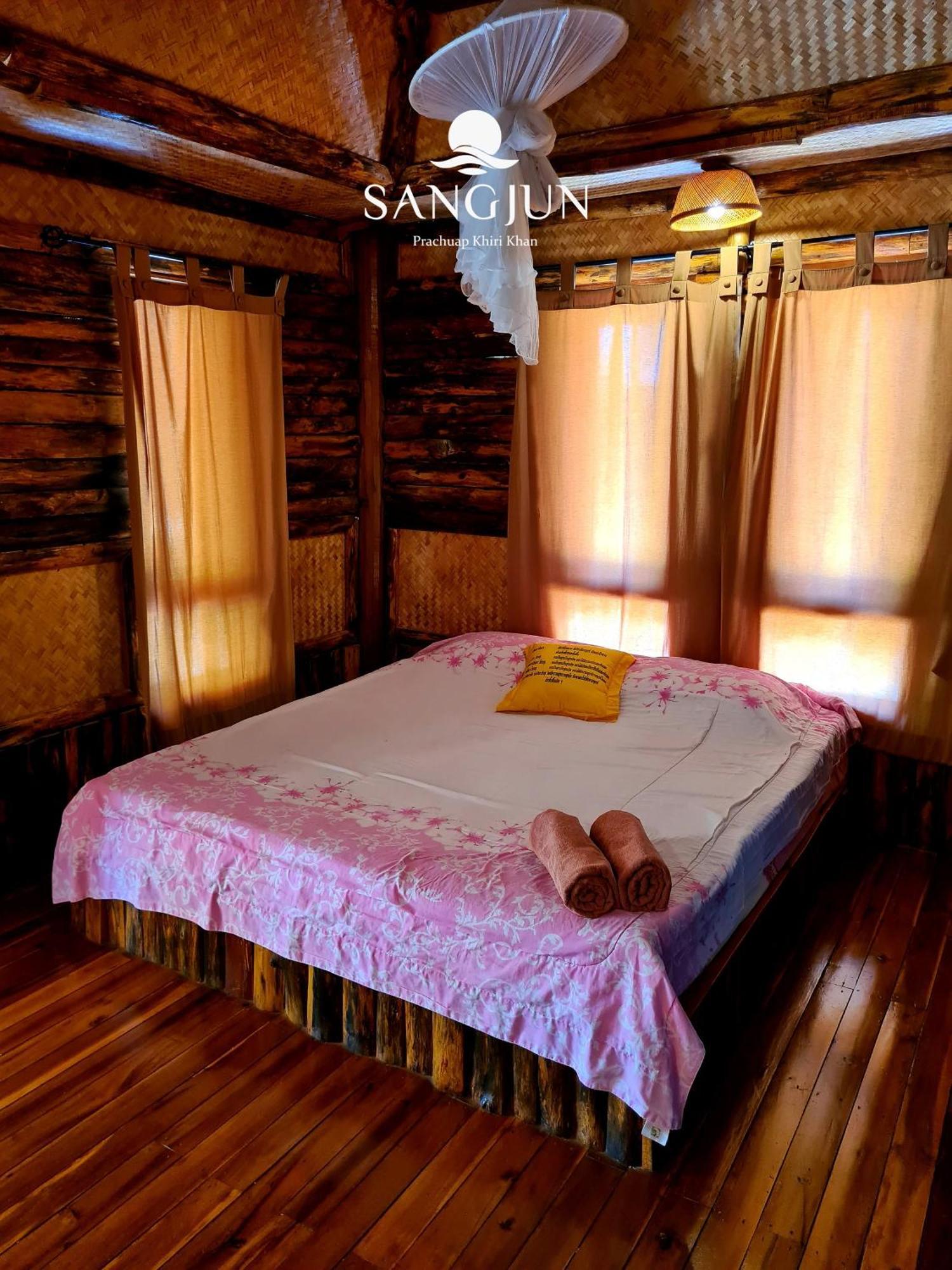 Sangjun On Beach Resort Bang Saphan Eksteriør billede